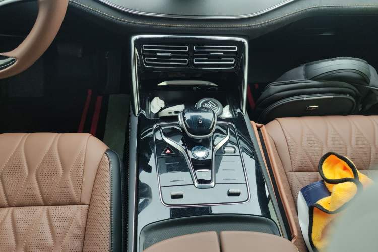 Used BYD Tang New Energy 2023 DM-i Champion Edition 112KM Prestige Model Gear Lever