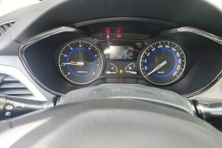 Used CHANGAN Alsvin V7 2015 1.6L Manual Joyful Edition China IV Odometer Close Up