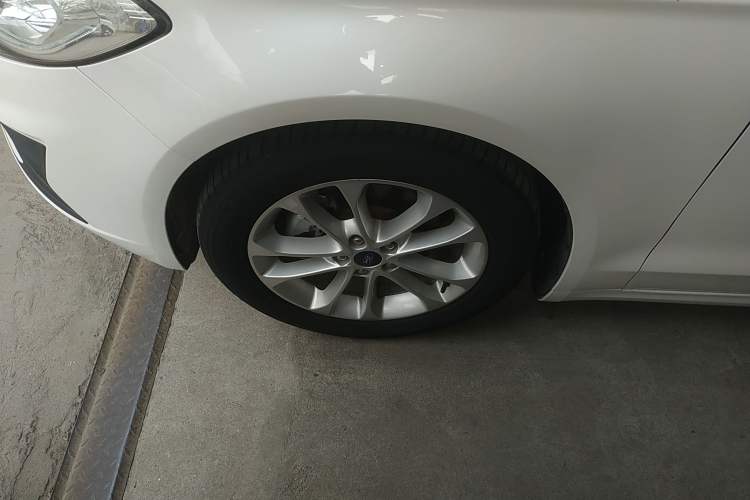 Used Ford Mondeo 2020 EcoBoost 200 Stylish Model Left Front Wheel Hub