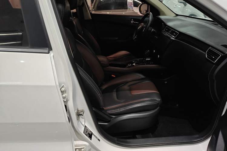 Used Dongfeng Fengon 580 2017 1.5T CVT Luxury Model
