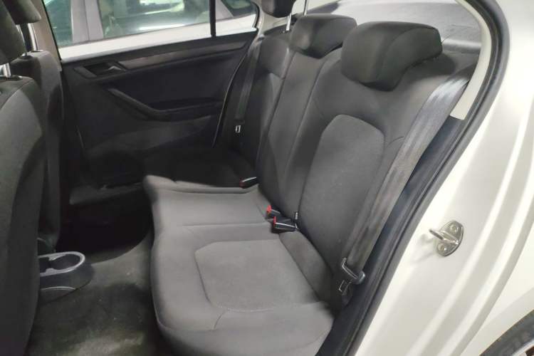 Used Volkswagen Jetta 2017 1.5L Manual Fashion Edition
