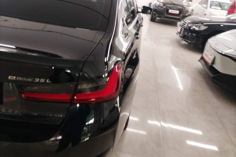 Used BMW i3 2022 eDrive 35 L
