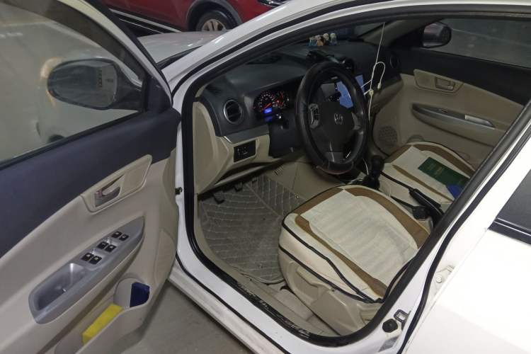 Used CHANGAN Alsvin V5 2012 1.5L Manual Dream Edition
