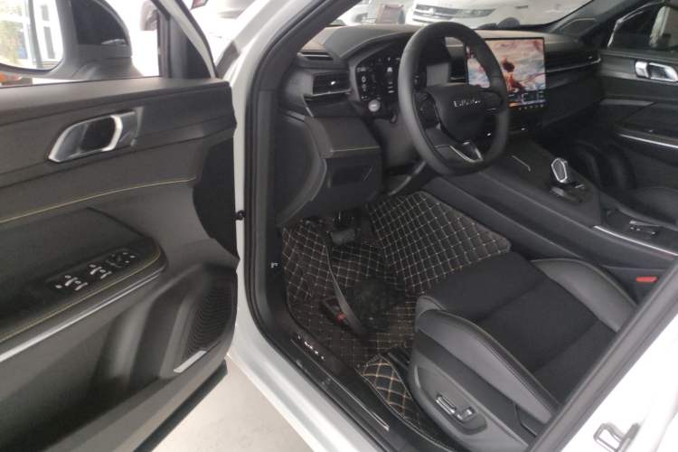 Used Lynk & Co 01 2025 2.0TD Two-Wheel Drive Refreshed Pro Version
