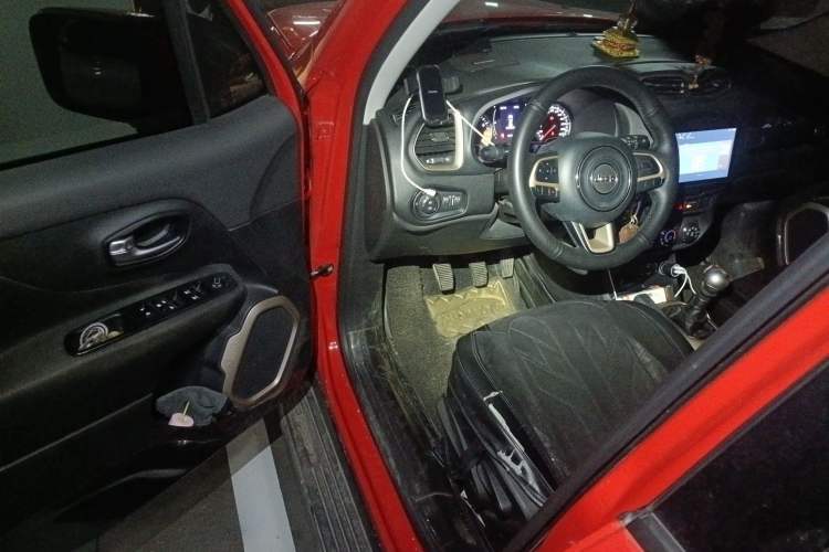 Used Jeep Renegade 2017 180T Manual Kinetic Edition Driver Seat