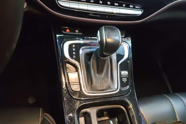 Used GAC Trumpchi M6 2023 PRO 270T DCT Luxury Edition Gear Lever