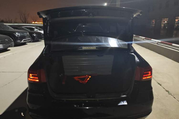 Used Volkswagen Santana 2016 1.6L Manual Fashion Edition