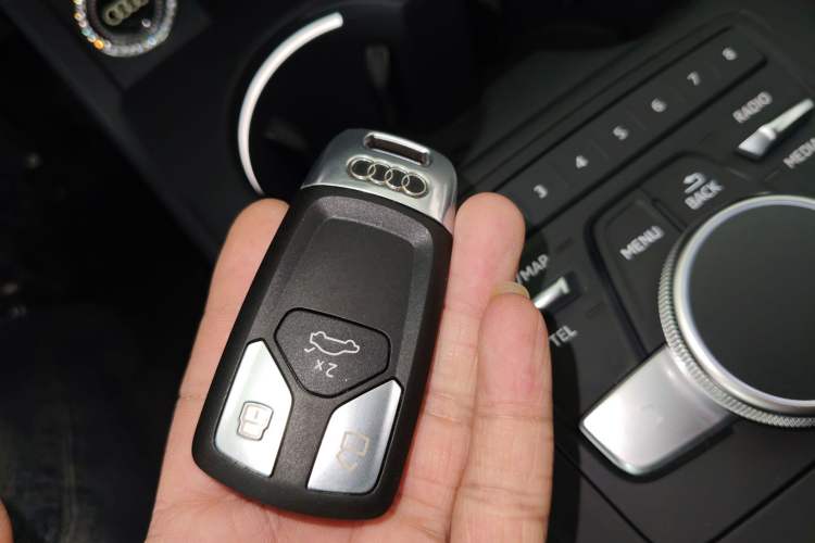 Used Audi A4L 2019 40 TFSI Fashion Edition China VI Emission Standard
