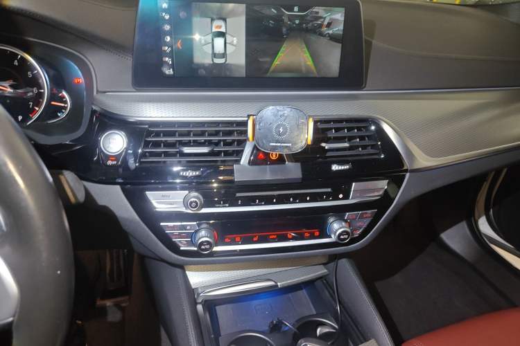 Used BMW 5 Series 2018 Restyled 530Li Leading Edition M Sport Package
