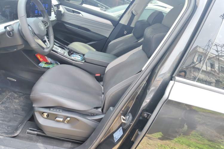 Used Volkswagen Tavendor 2025 Model 380TSI Four-Wheel Drive R-Line Cruise Zhongxiang Edition
