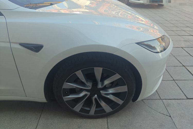 Used Tesla Model 3 2023 Long-Range All-Wheel-Drive Version
