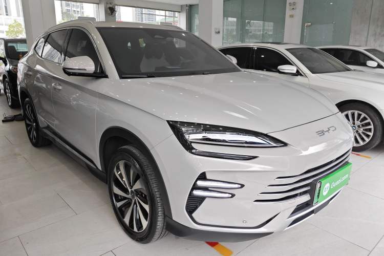 Used BYD Song PLUS New Energy 2024 HONOR Edition DM-i 150km Flagship PLUS Front Right 45 Deg