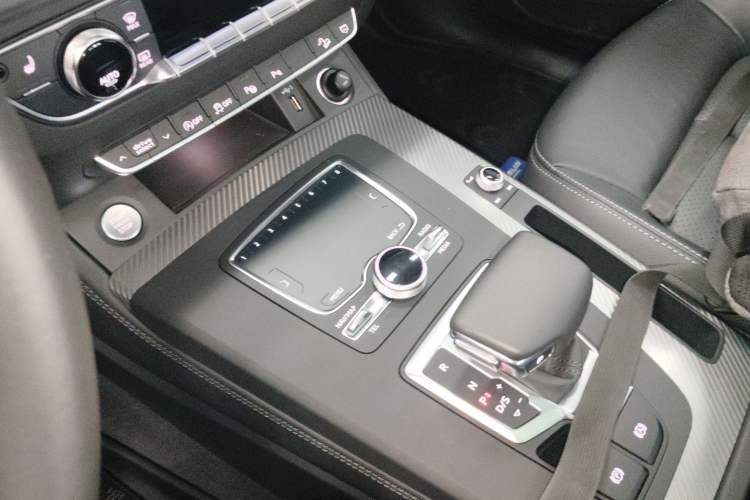 Used Audi Q5L 2020 45 TFSI Prestige Fashion Model