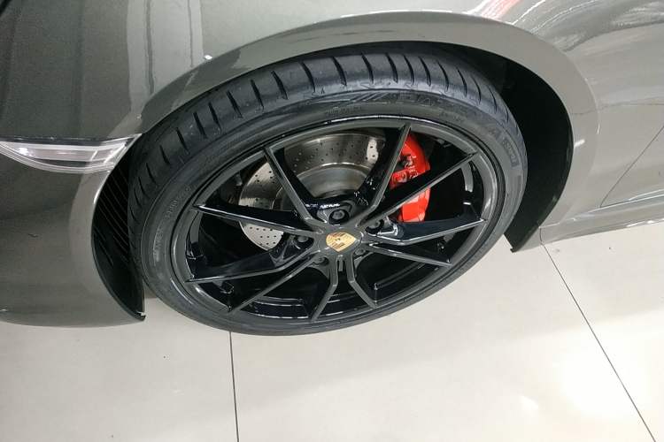 Used Porsche 718 2020 Cayman 2.0T Left Front Wheel Hub