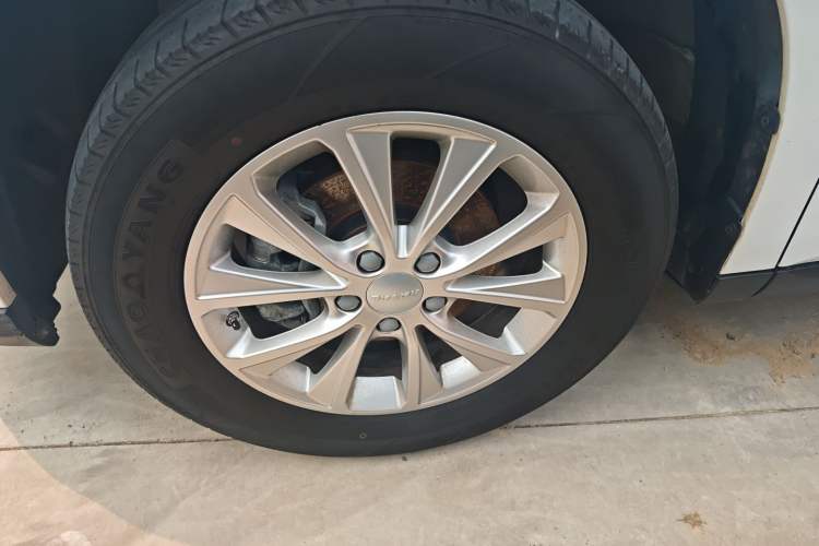 Used Haval M6 2023 PLUS 1.5T DCT Luxury Smart Connectivity Model Left Front Wheel Hub