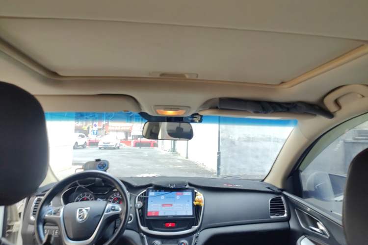 Used Baojun 560 2016 1.5T Manual Luxury Model