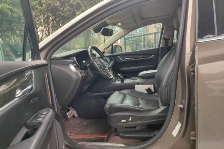 Used Cadillac XT5 2017 Anniversary Edition 25T Luxury Model
