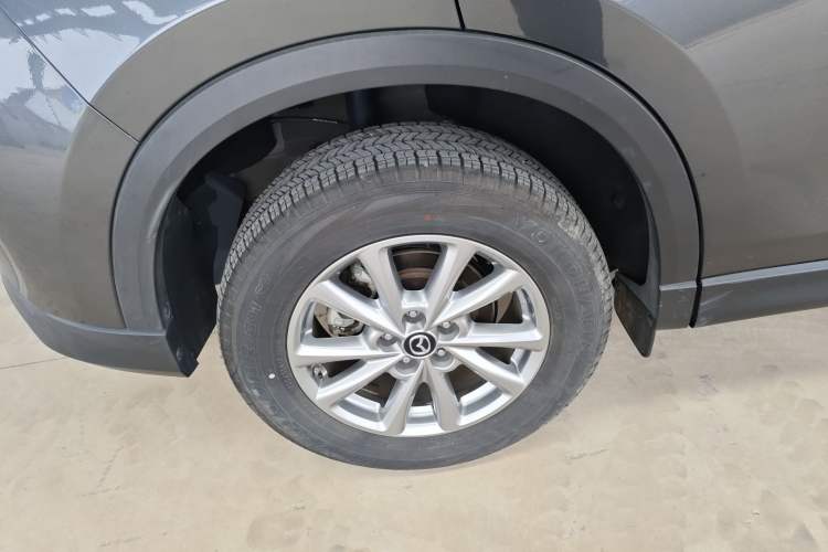 Used Mazda CX-5 2024 2.0L Automatic Two-Wheel Drive Zhiya Pro Right Rear Wheel Hub