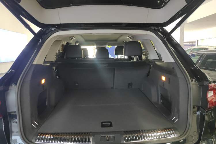 Used Hongqi HS7 2022 2.0T DCT Two-Wheel Drive Smart Connect Flagship Edition Five Seats
