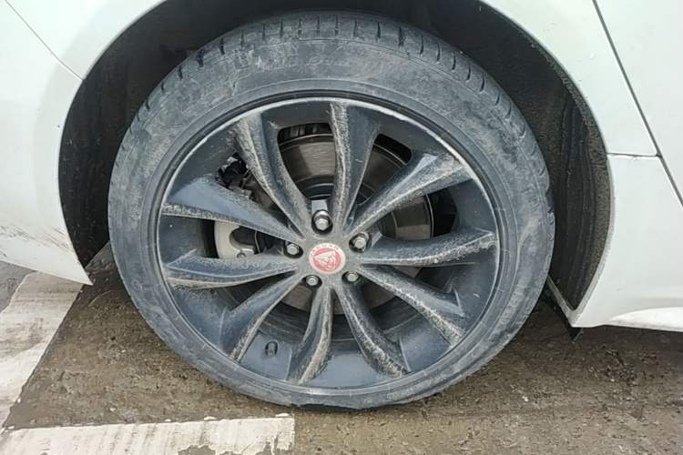 Used Jaguar XFL 2021 XFL 2.0T P250 All-Wheel-Drive Shimmering Black Sport Edition Exterior 5