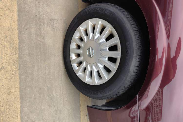 Used Nissan Lannia 2004 Zhizun 2.0L Automatic Comfort Model Right Front Wheel Hub