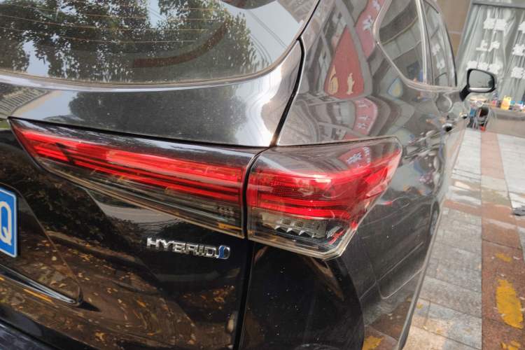 Used Toyota Highlander 2022 Dual-Engine 2.5L Four-Wheel Drive Luxury Edition 7 Seats Right Rear Taillight