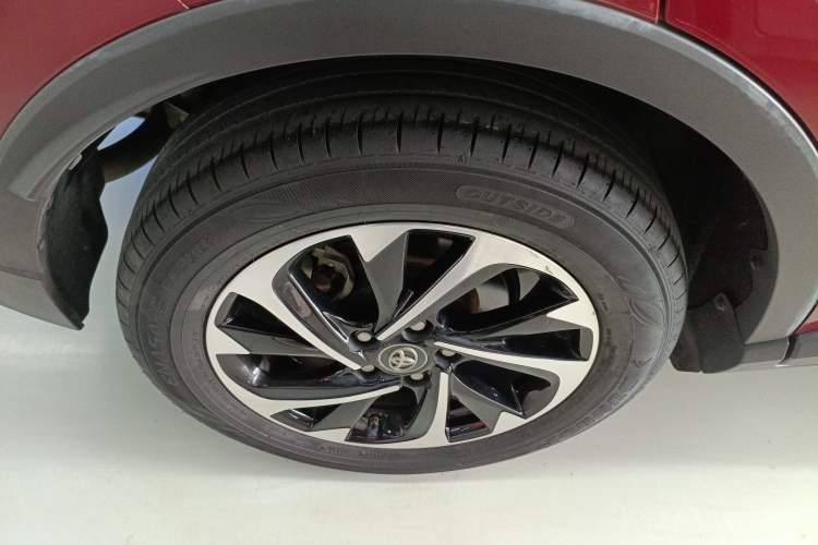 Used Toyota IZOA 2018 2.0L Yichi Version China VI Standard Right Rear Wheel Hub