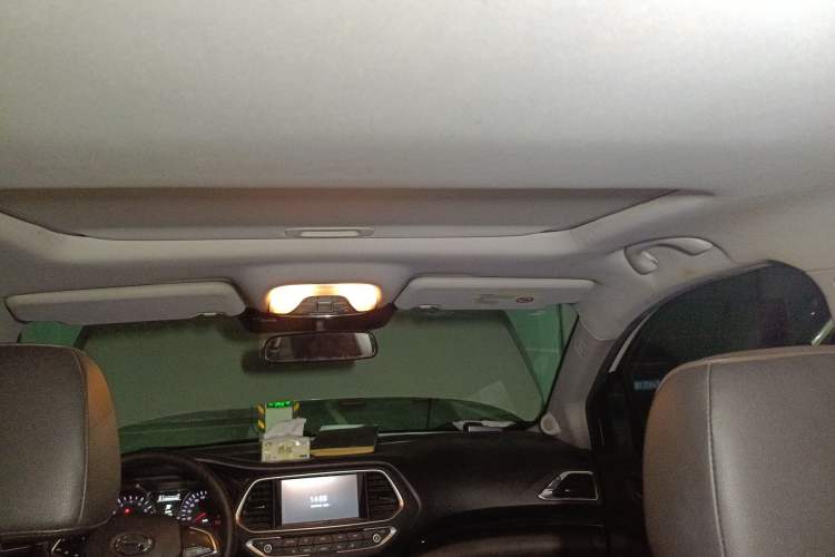 Used GAC Trumpchi GS4 2016 235T G-DCT Luxury Edition Headliner