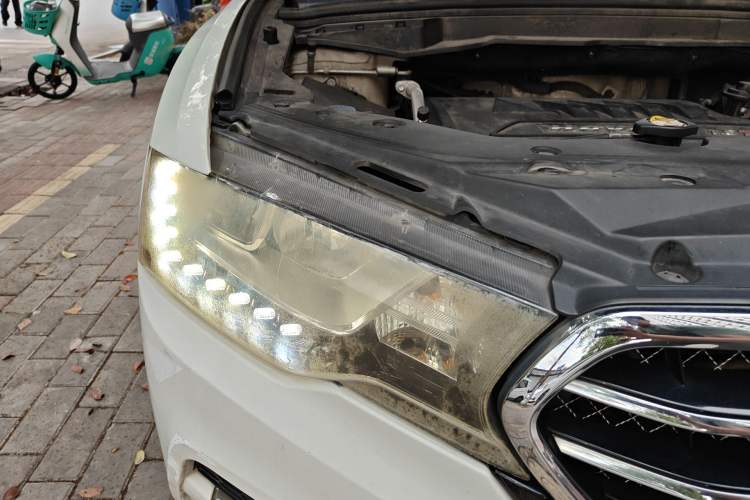 Used Haval H6 Coupe 2016 Blue Label 1.5T Automatic Two-Wheel Drive Urban Model Right Front Headlight