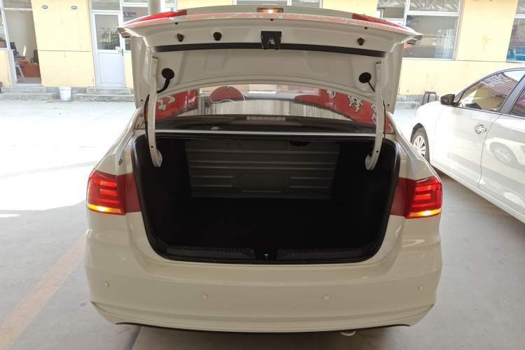 Used Volkswagen Santana 2017 Haval H6 1.6L Automatic Fashion Edition
