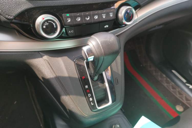 Used Honda CR-V 2016 2.0L two-wheel drive Urban Edition Gear Lever