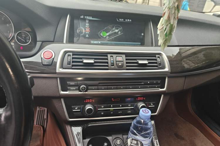 Used BMW 5 Series 2014 525Li Luxury Design Package
