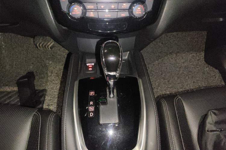 Used Nissan X-Trail 2022 2.0L Two-Wheel Drive Smart Connect & Comfort Edition