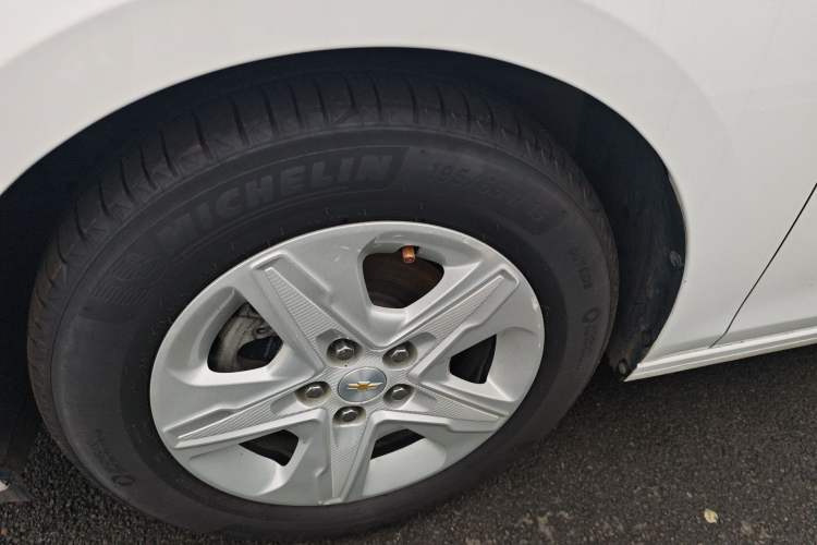 Used Chevrolet Cavalier 2019 320 Automatic Enjoyment with Sunroof Left Front Wheel Hub