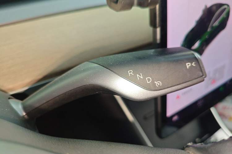 Used Tesla Model 3 2019 Long-Range All-Wheel-Drive Version
