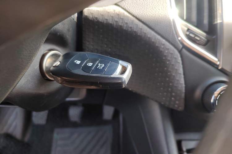 Used Chevrolet Cruze 2015 1.5L Manual Elite Edition Vehicle Key