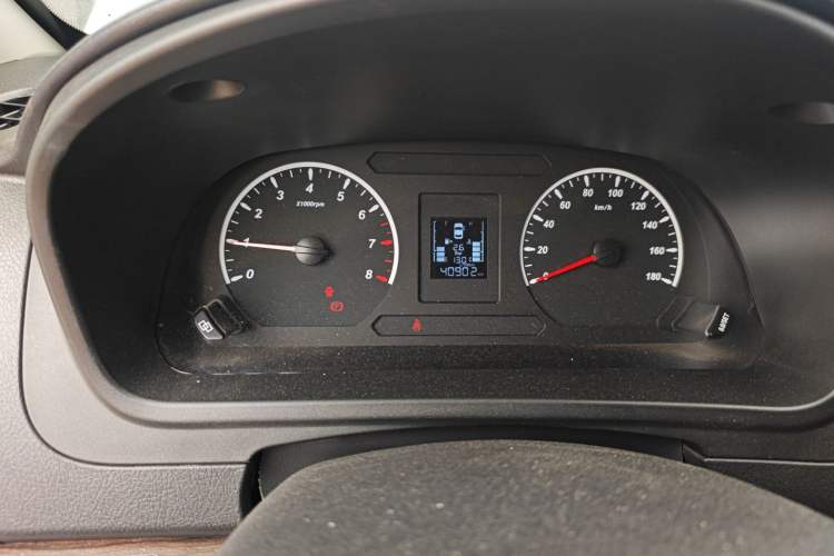 Used FORTHING Lingzhi PLUS 2021 2.0L Manual Luxury 7-Seater