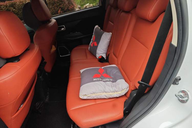 Used Mitsubishi Outlander 2021 Revised Version 2.0L Two-Wheel Drive Comfort Edition 5 Seats Left Rear Seat