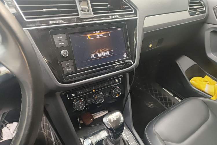 Used Volkswagen Tiguan L 2018 Facelift 330TSI Automatic Two-Wheel Drive Luxury Edition Audio And AC Panel