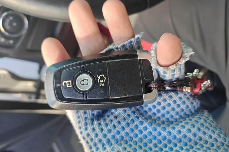 Used Ford Edge 2017 EcoBoost 245 Four-Wheel-Drive Flagship 7-Seater