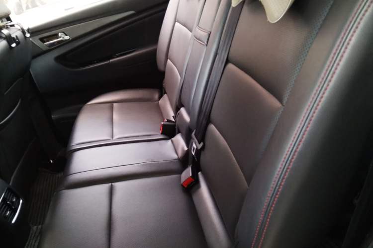 Used CHANGAN KAICHENG Oushang A600 2016 1.5L Manual Luxury 7-Seater
