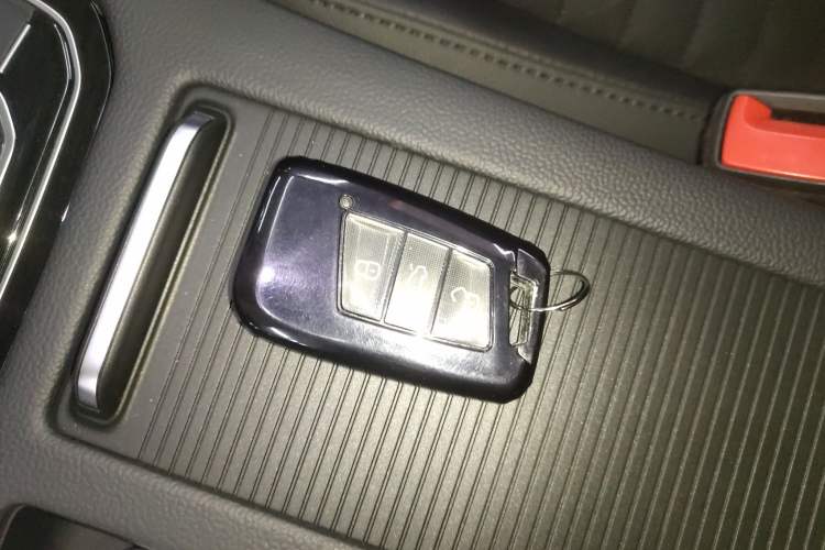 Used Volkswagen Magotan 2018 330TSI DSG Luxury Model Vehicle Key