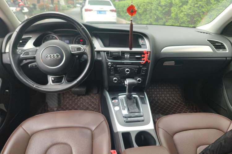 Used Audi A4L 2016 35 TFSI Collector's Edition Automatic Standard Model
