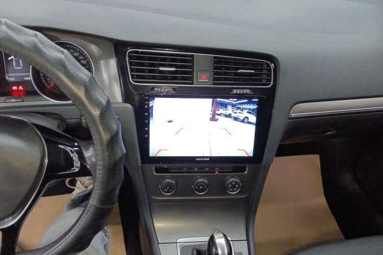 Used Volkswagen Golf 2016 230TSI Automatic Comfort Version
