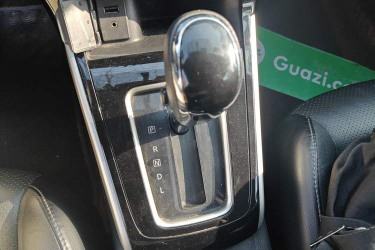 Used Nissan Sylphy 2016 1.6 XL CVT Luxury Edition Gear Lever