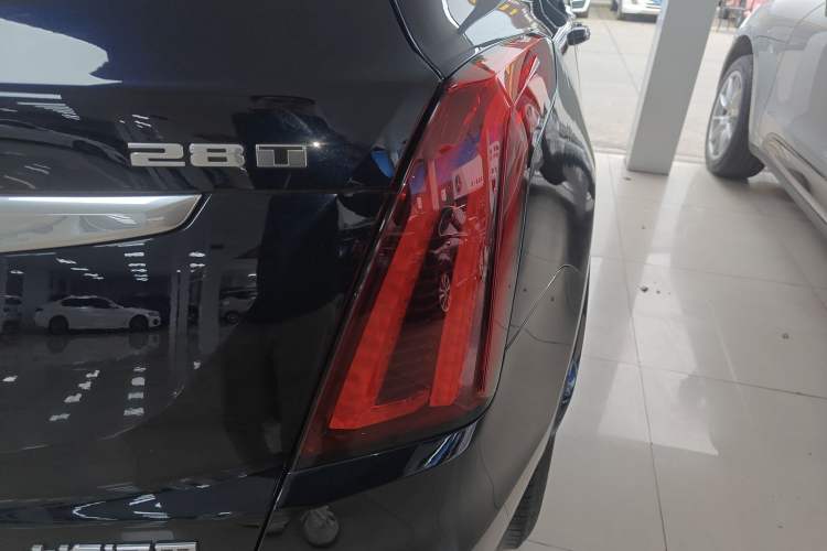 Used Cadillac XT5 2021 28T Luxury Model