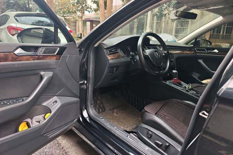 Used Volkswagen Magotan 2018 Facelift 380TSI DSG Luxury Version Driver Seat