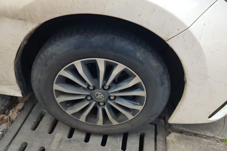 Used Toyota Corolla 2017 Revised Version 1.2T S-CVT GL-i