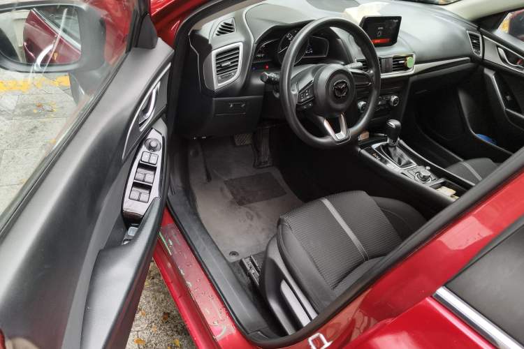 Used Mazda 3 Axela 2017 Sedan 1.5L Automatic Luxury Model Emission Standard China V