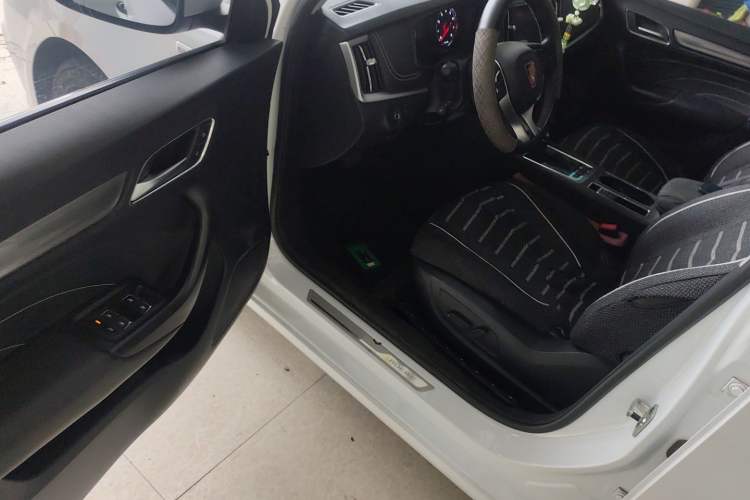 Used Roewe i6 2020 PLUS 1.6L CVT 4G Connected Glory Flagship Edition